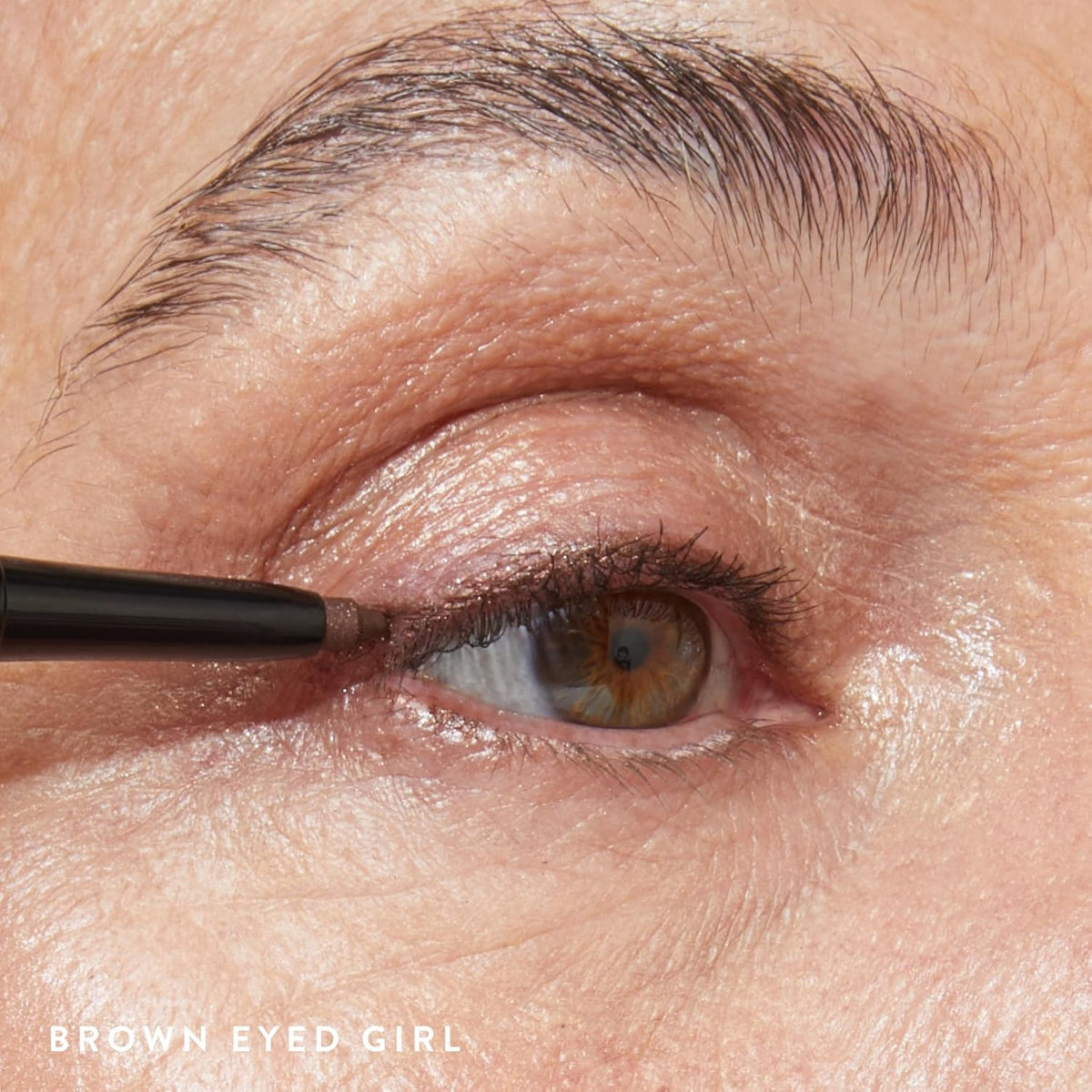 LAURA GELLER NEW YORK applied on eye demonstrating defined lashline effect