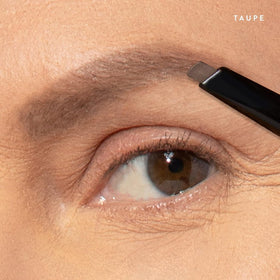 LAURA GELLER NEW YORK angled pencil tip close-up for precise hair-like strokes