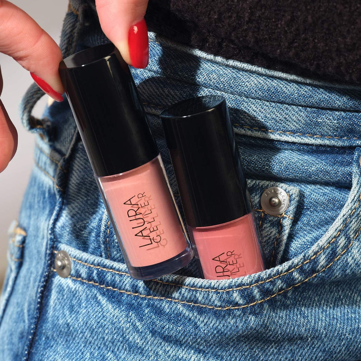 LAURA GELLER NEW YORK ingredient detail label emphasizing nourishing oils for lip care