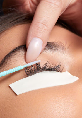 LBLA BEAUTY primer applied with micro-swap demonstrating precise lash prep