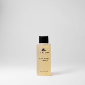 Le Mieux 6 oz size comparison for scale and travel convenience