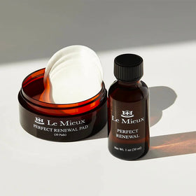 Le Mieux pad close-up texture illustrating saturated mandelic solution for gentle exfoliation