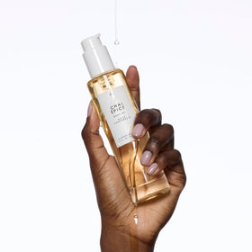 Le Monde Gourmand ingredients visual featuring apricot and sweet almond oils benefit
