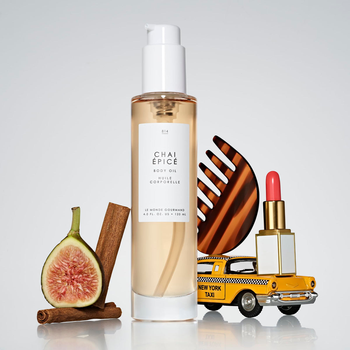 Le Monde Gourmand label close-up highlighting fragrance notes and vegan claim