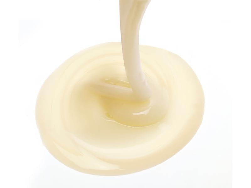 Leonor Greyl scalp massage shot conveying improved manageability benefit