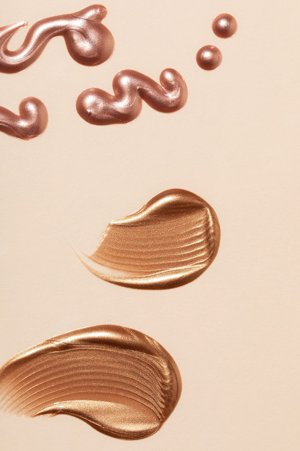 Live Tinted mixing drops into foundation for customizable luminous coverage