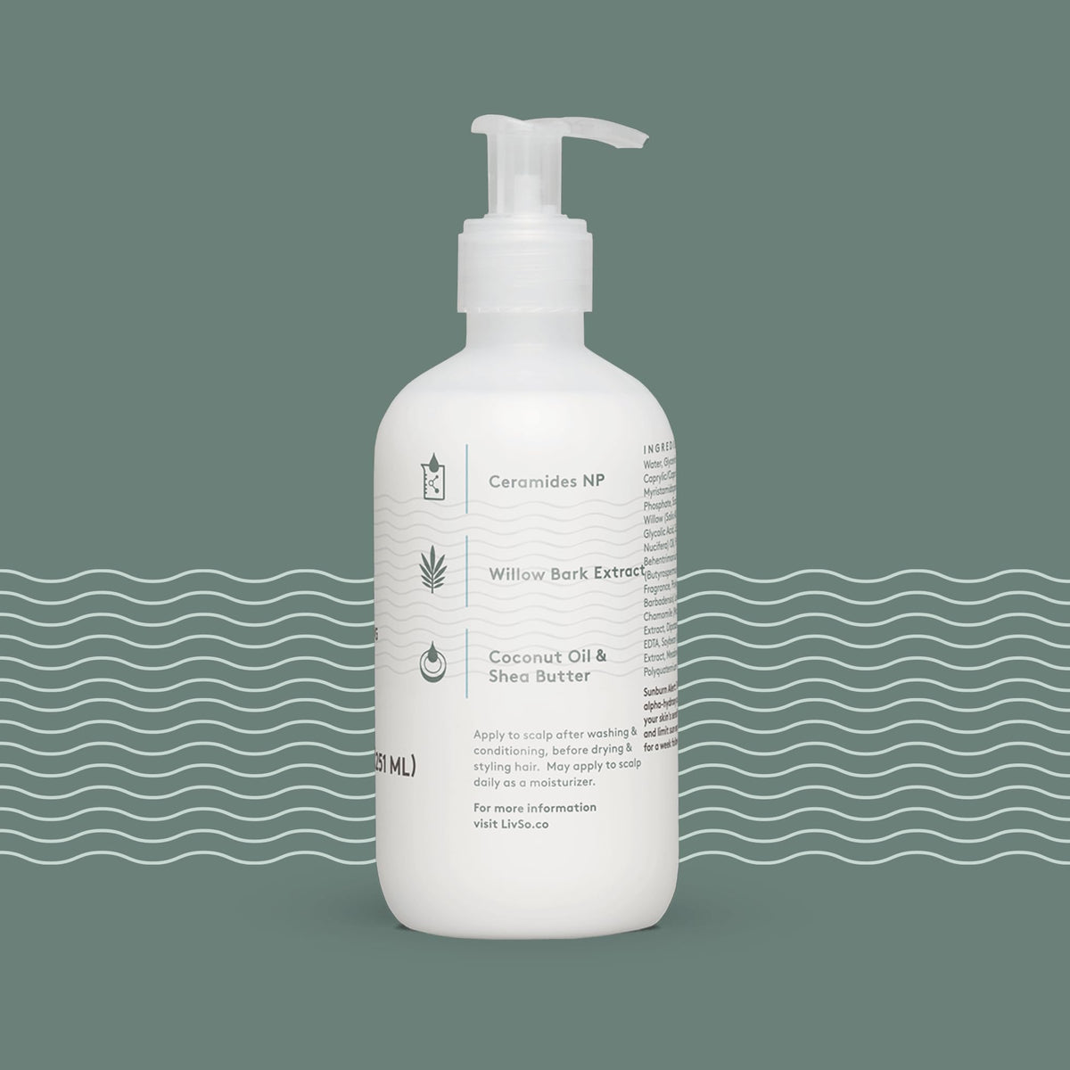 Applying LivSo on a dry or damp scalp, demonstrating targeted hydration and soothing action