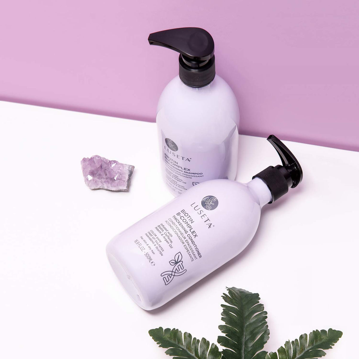 L LUSETA shampoo texture droplets showing hydrating consistency and shine