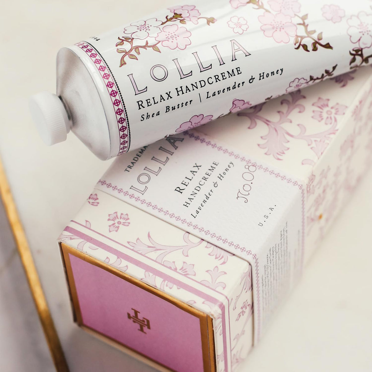 LOLLIA Relax hand application demonstrating quick absorption and softness