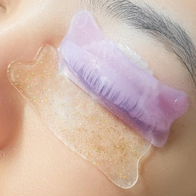 Lomansa pads applied on model demonstrating even lash softening