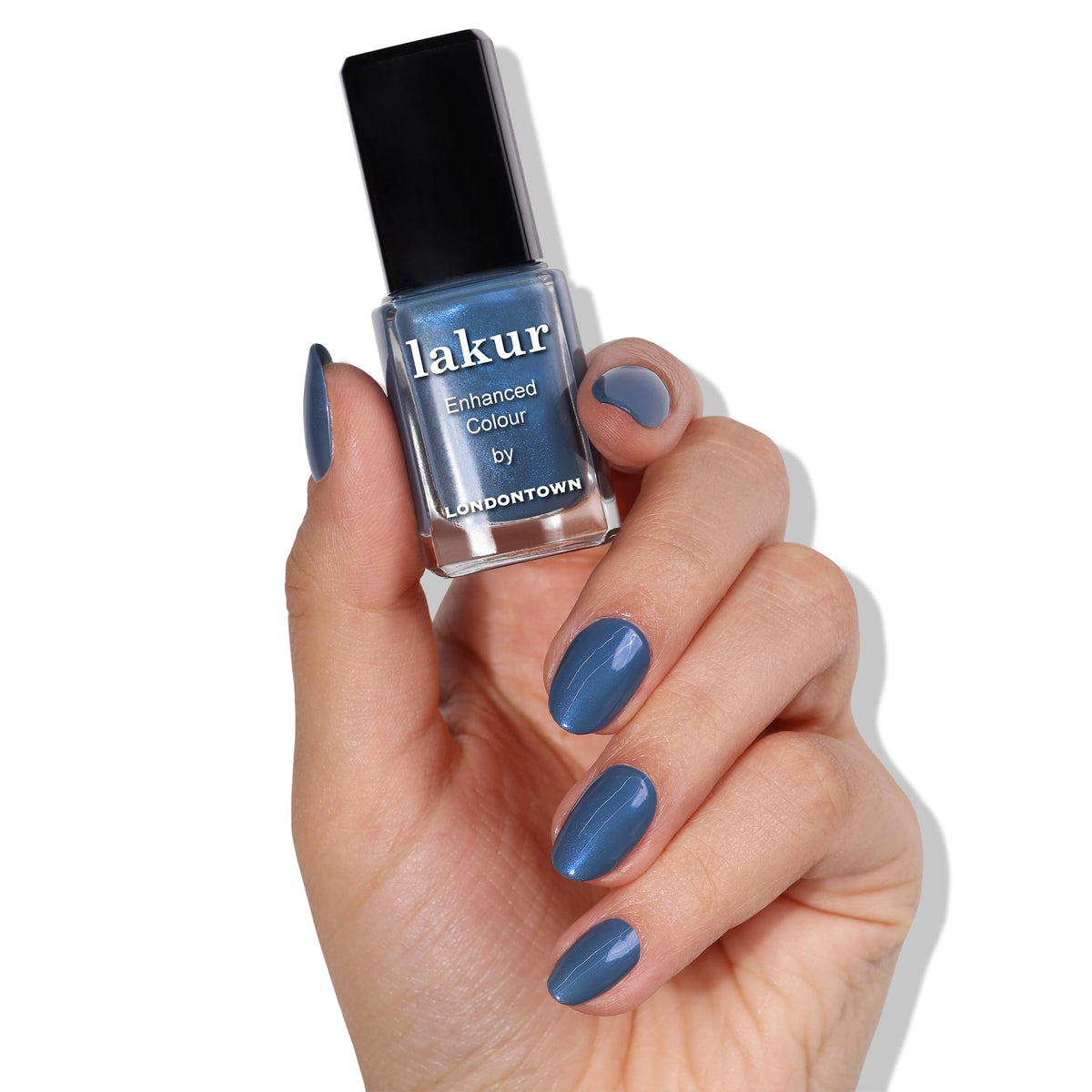 LONDONTOWN Blue Diamond front bottle showing vibrant color and shine