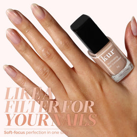 LONDONTOWN brush close-up demonstrating smooth application and precise control