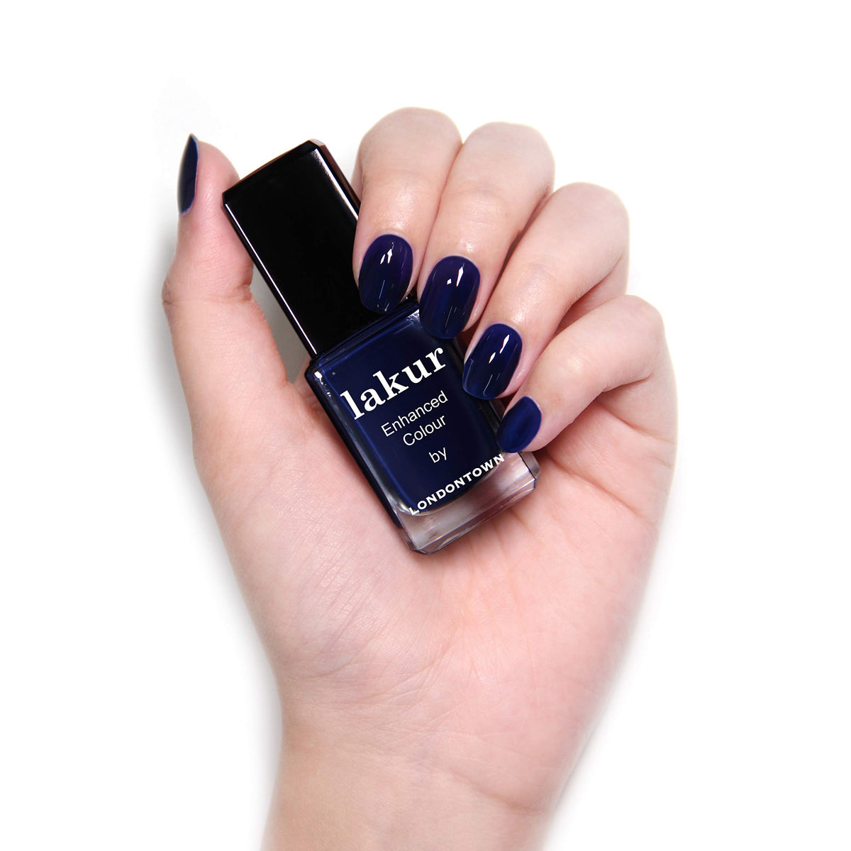 LONDONTOWN lacquer gloss texture reflecting light to show high-shine finish