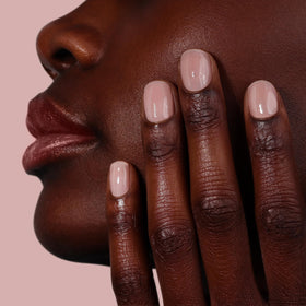 LONDONTOWN applied in use on hand illustrating quick salon-quality results