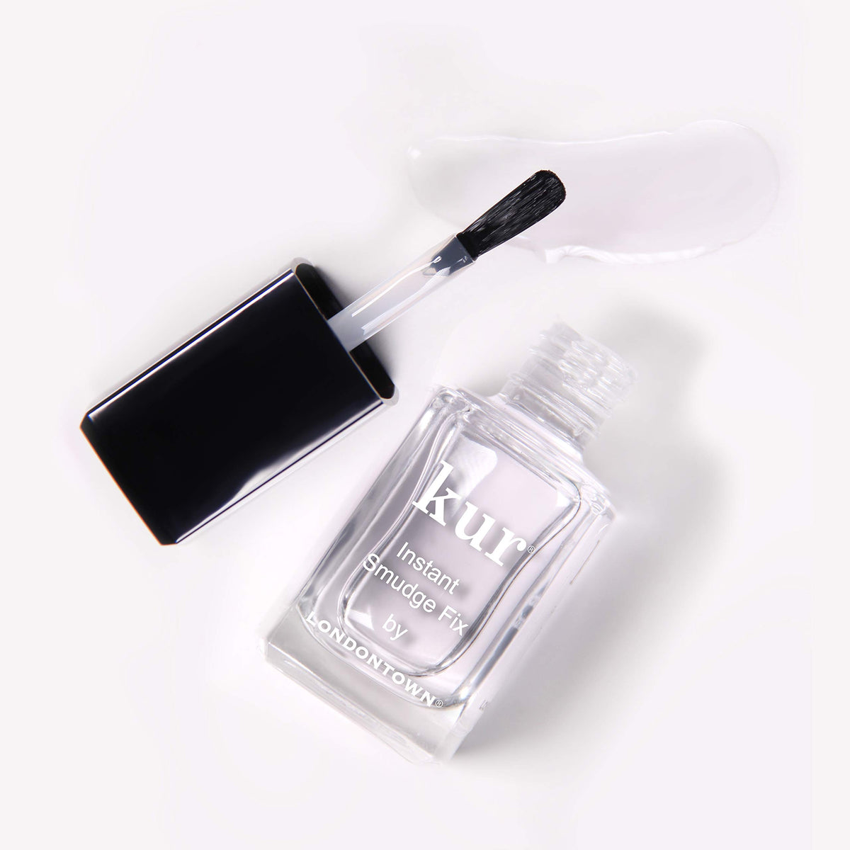 LONDONTOWN brush detail demonstrating precise application and ease