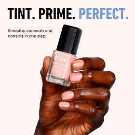 LONDONTOWN Kur brush applying self-leveling formula for smooth finish
