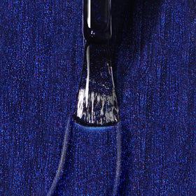 LONDONTOWN brush close-up demonstrating pro-contour brush for precise application