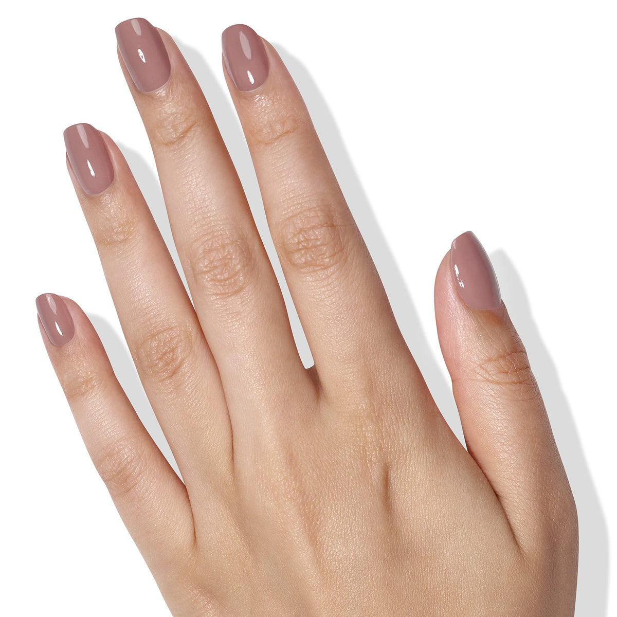 LONDONTOWN close-up of polish finish showing creamy gel-like shine benefit: high-gloss appearance