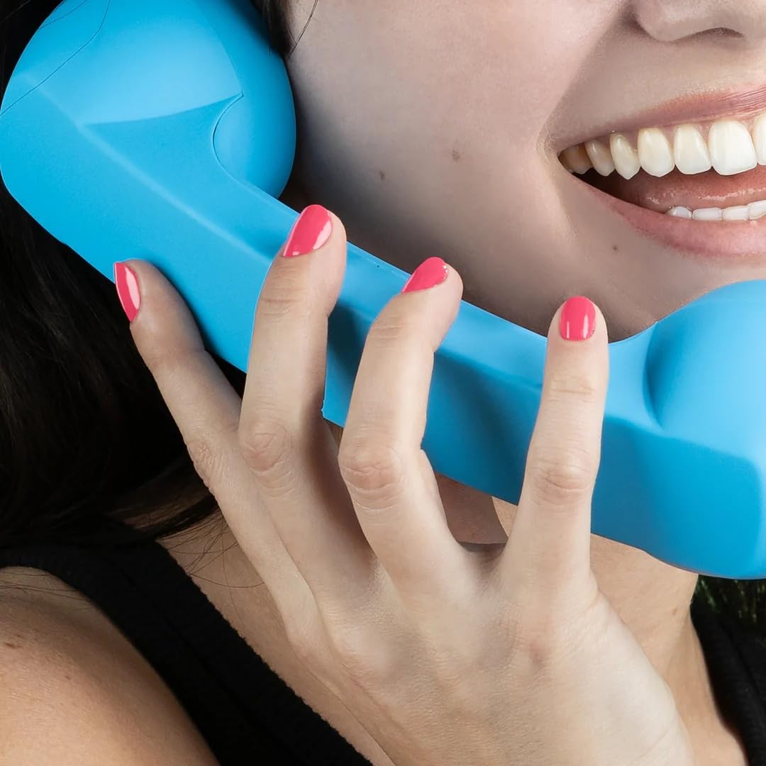 LONDONTOWN Lakur used in a manicure setting to illustrate salon-style results at home