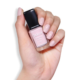 LONDONTOWN close-up of glossy finish illustrating gel-like shine and durability