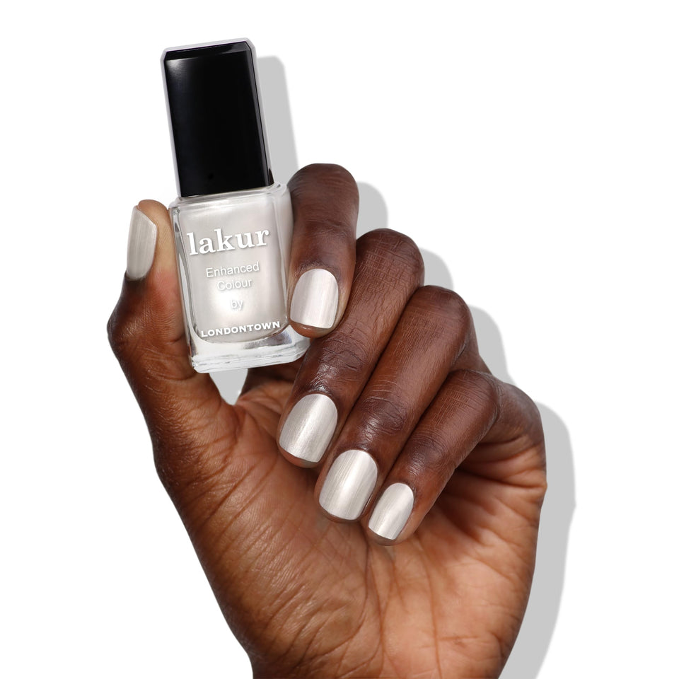 LONDONTOWN lakur front packaging shows white gray black and benefits long-lasting color
