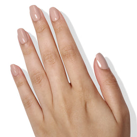 LONDONTOWN hand model wearing Pampas Beige, versatile everyday look