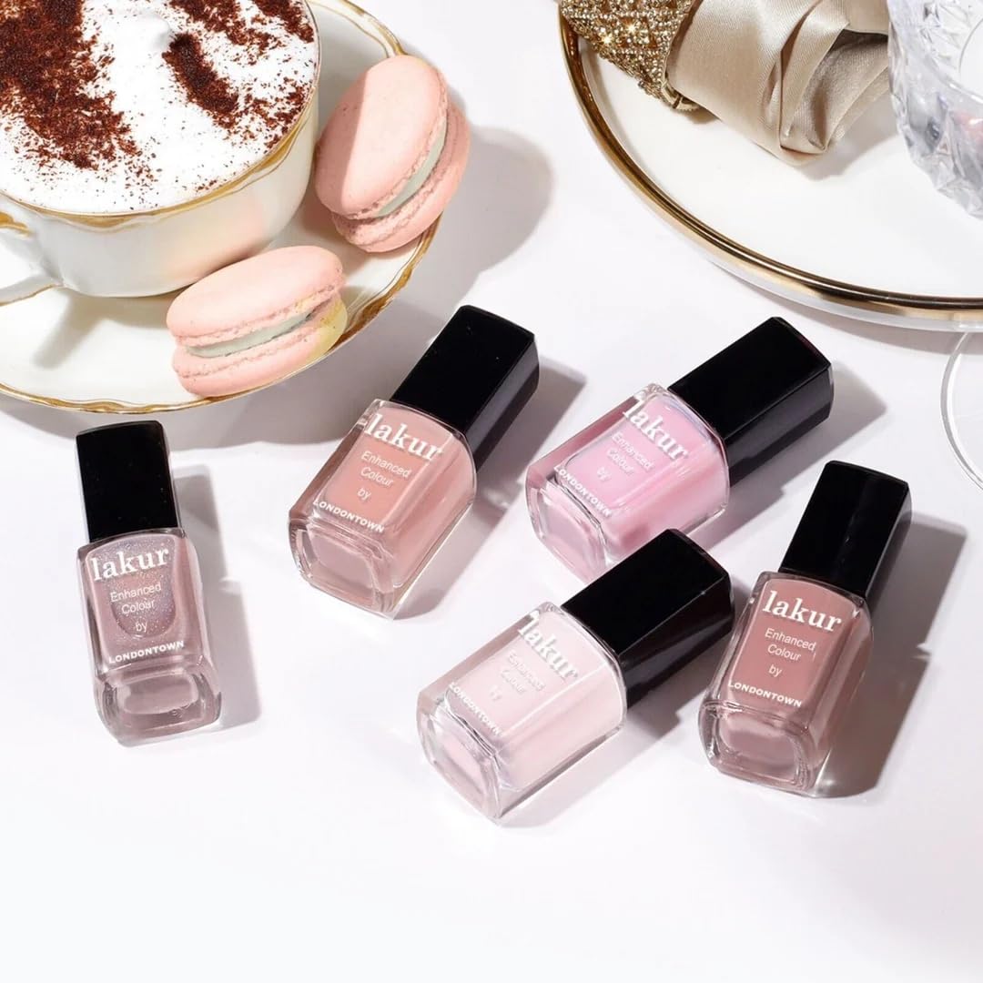 LONDONTOWN nails in café setting demonstrating wearable nude-brown for everyday style