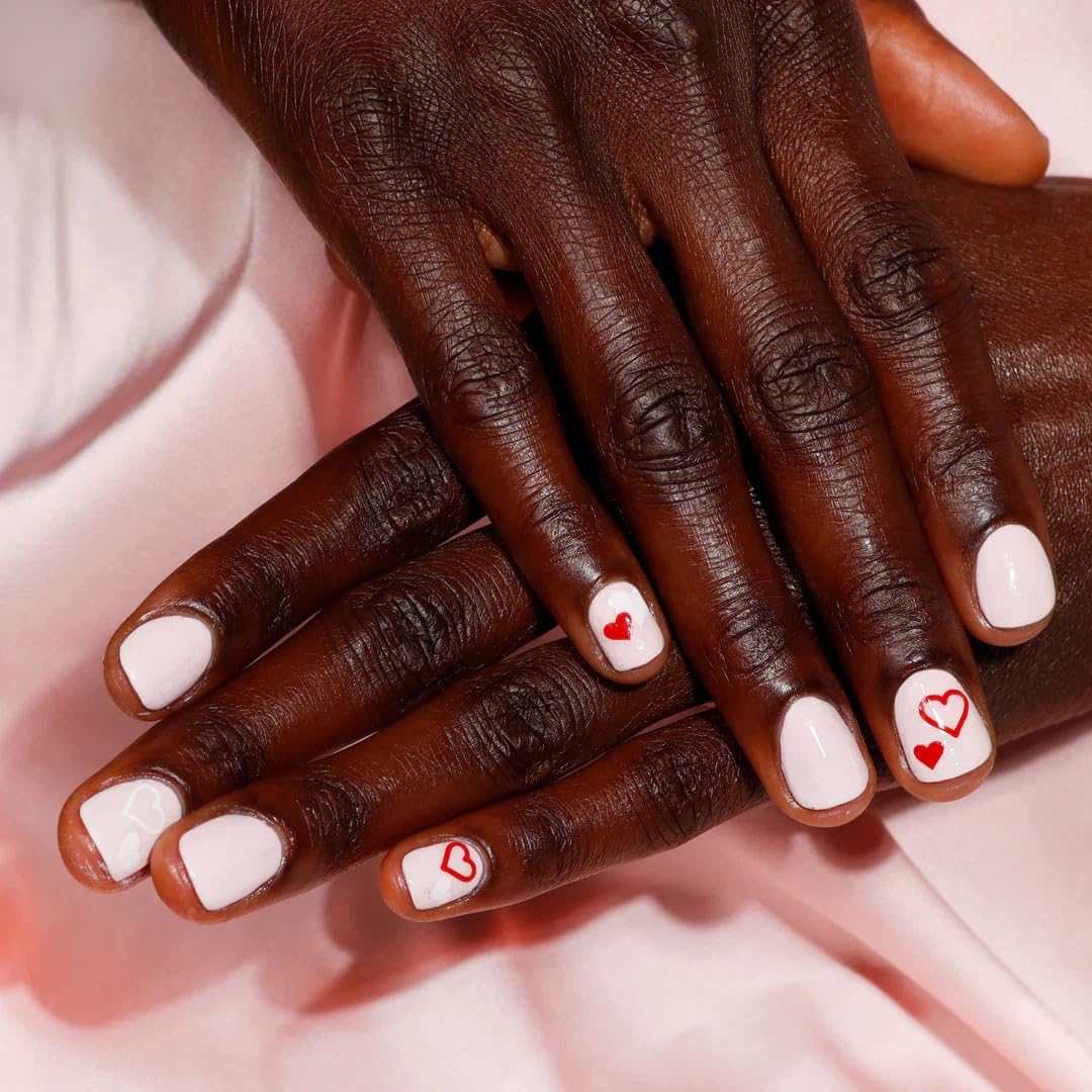 LONDONTOWN before and after nails illustrating stronger, healthier-looking results
