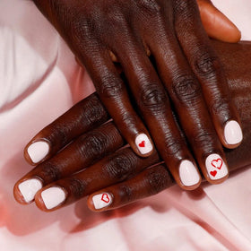 LONDONTOWN before and after nails illustrating stronger, healthier-looking results