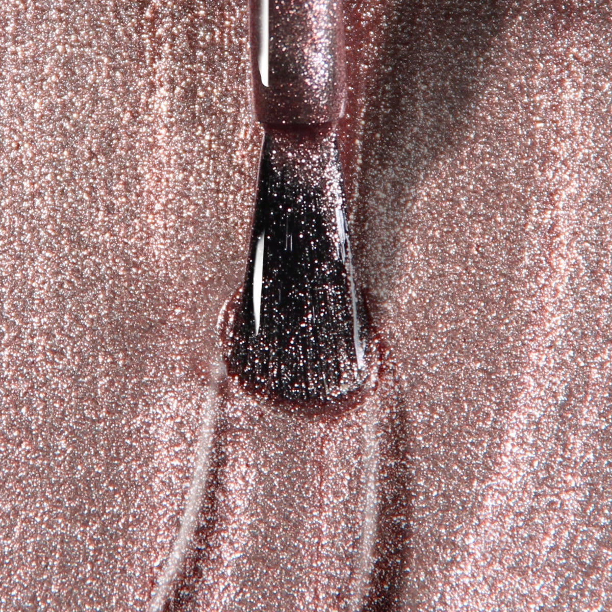 LONDONTOWN Lakur on manicured fingernails illustrating long-lasting glossy wear