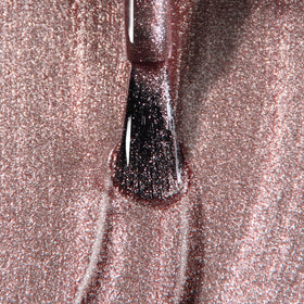 LONDONTOWN Lakur on manicured fingernails illustrating long-lasting glossy wear