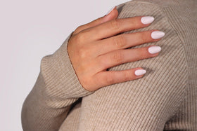 LONDONTOWN Lakur being applied with pro-contour brush for streak-free results