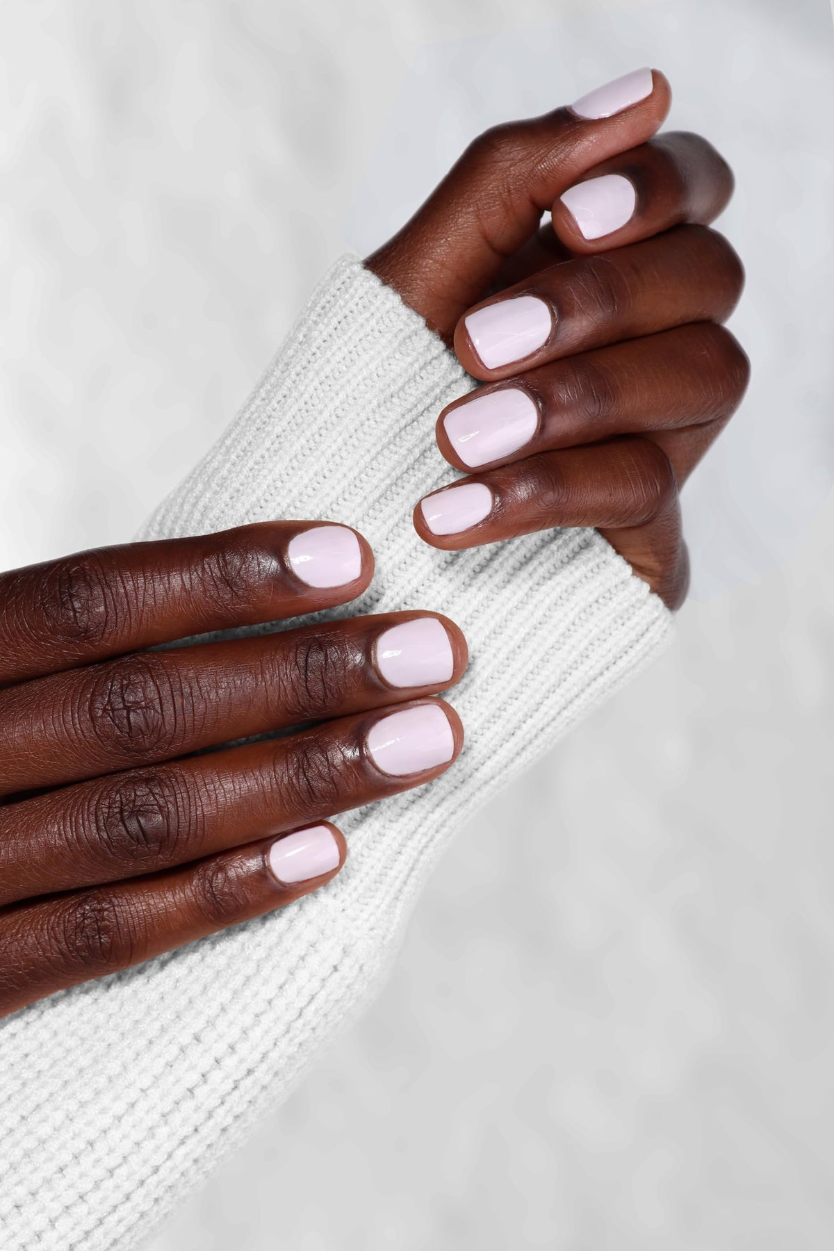 LONDONTOWN Lakur brush stroke showing smooth application benefits