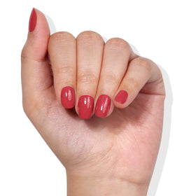 LONDONTOWN polish texture close-up showing self-leveling formula and shine benefit