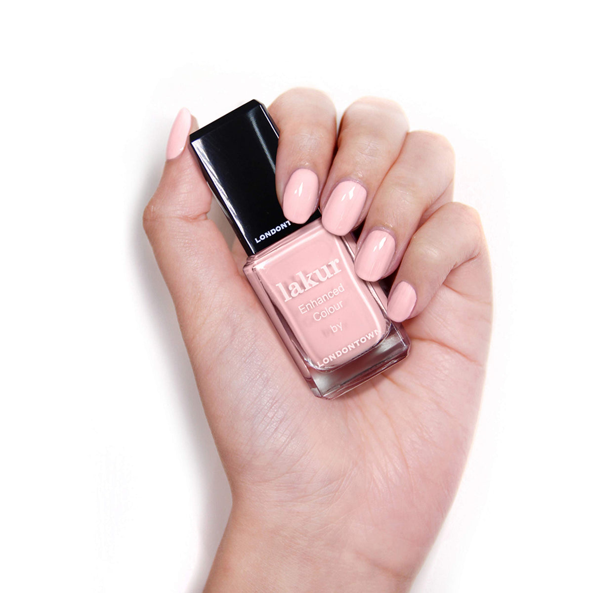 LONDONTOWN lacquer texture close-up highlighting gel-like shine and smooth finish