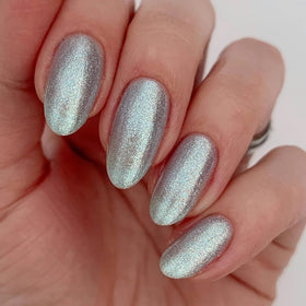 LONDONTOWN close-up texture of lacquer showing dense pigment and gel-like shine benefit