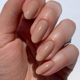 LONDONTOWN after removal showing clean, refreshed nails benefit: rejuvenated appearance