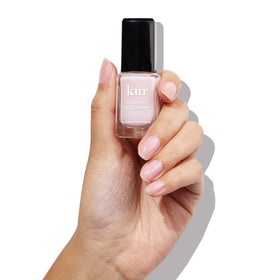 LONDONTOWN Pink Illuminating Concealer close-up highlights smooth coverage