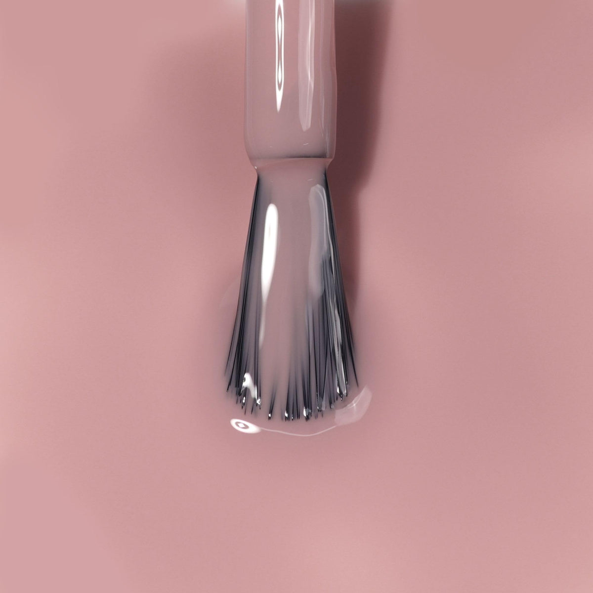 LONDONTOWN texture close-up revealing translucent sheen and smooth coverage benefit
