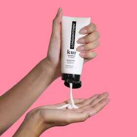 LONDONTOWN whipped cloud texture closeup showing creamy absorbent finish and hydration