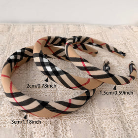LONEEDY model wearing headband demonstrating polished look and practical hold