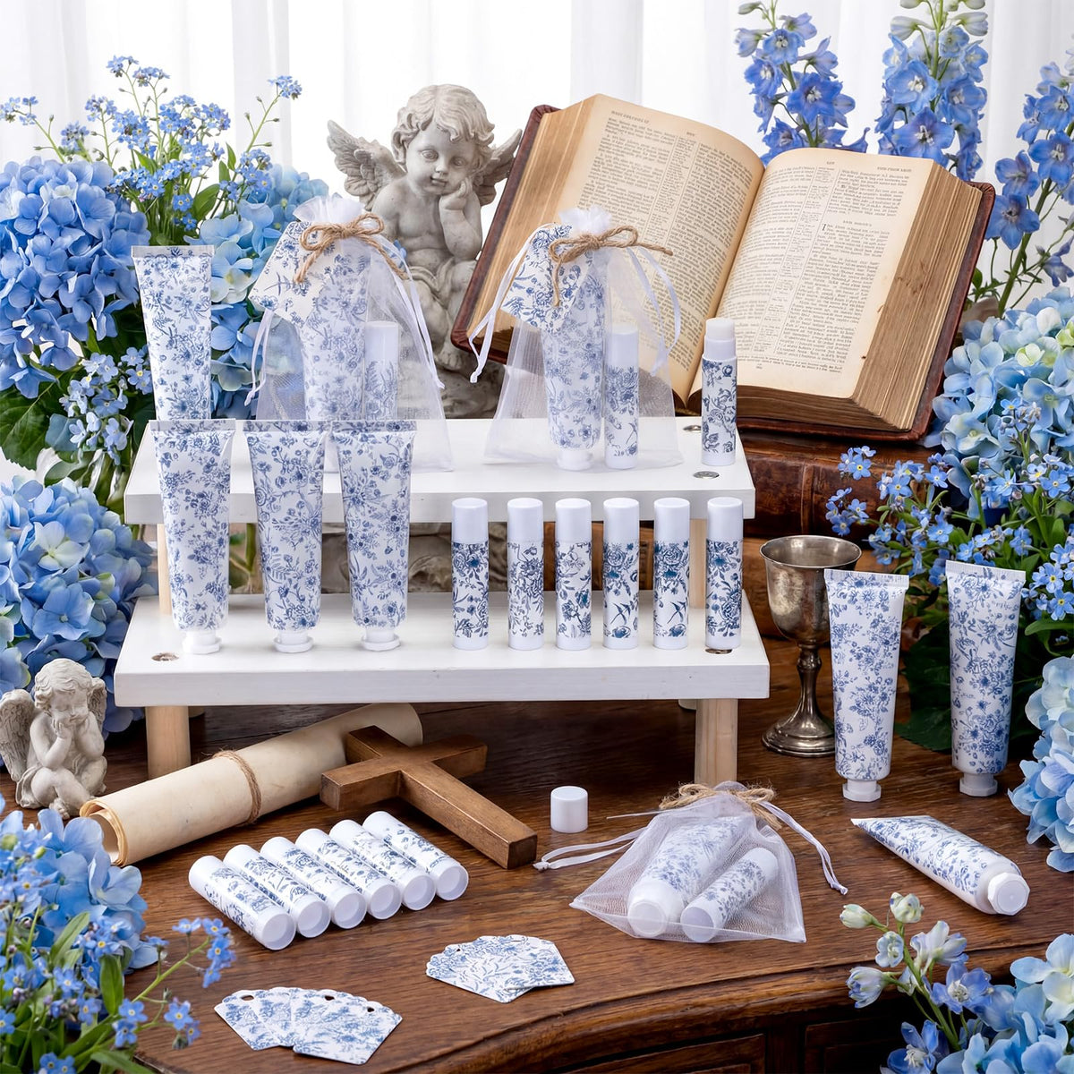 Loopeer favor set styled on guest table enhancing wedding decor