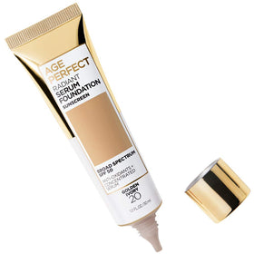 L'Oreal Paris pump dispenser delivering controlled foundation amount