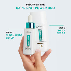 L'Oreal Paris applying serum to skin to illustrate gentle coverage and tone improvement