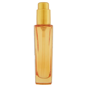 L'Oreal Paris dispensing oil from nozzle illustrating controlled pump and convenience