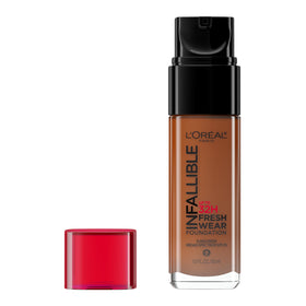 L'Oreal Paris front packaging of Infallible foundation in 520 Sienna showing product name and shade benefit