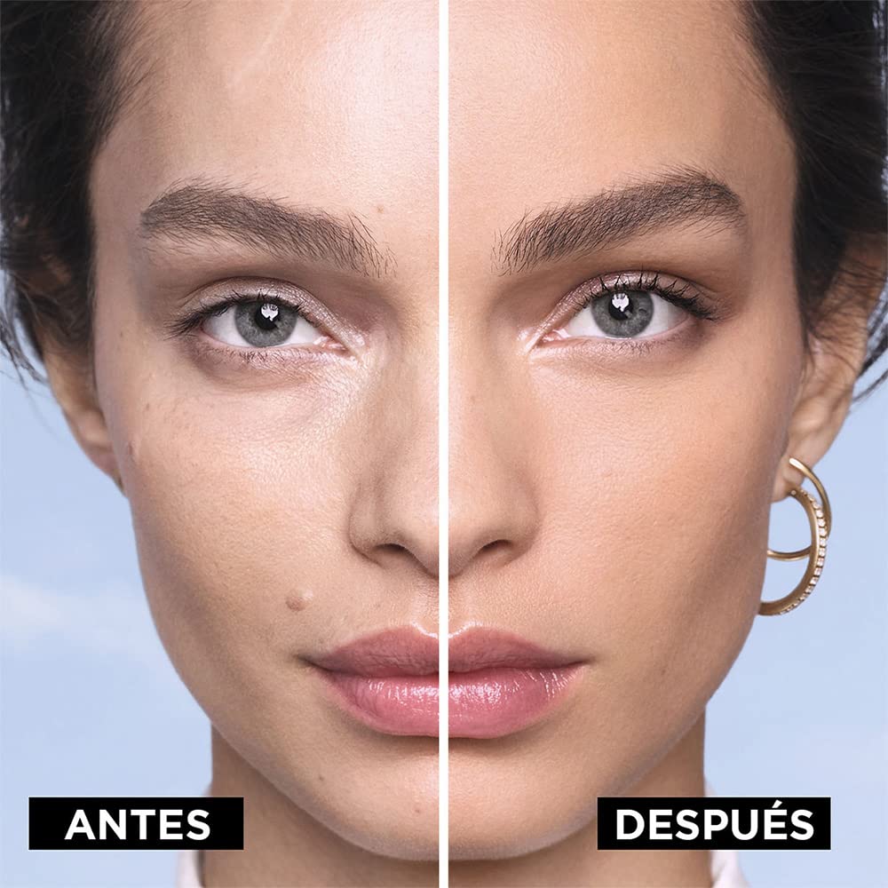 L'Oreal Paris fine powder texture close-up highlighting smooth, blendable finish