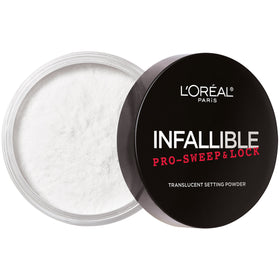 L'Oreal Paris loose powder texture close-up revealing fine matte finish