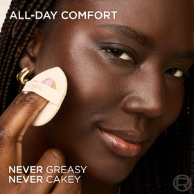 L'Oreal Paris built-in mirror detail for quick reapplication and precision benefit