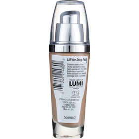 L'Oreal Paris close-up of foundation texture illustrating smooth, blendable luminous finish